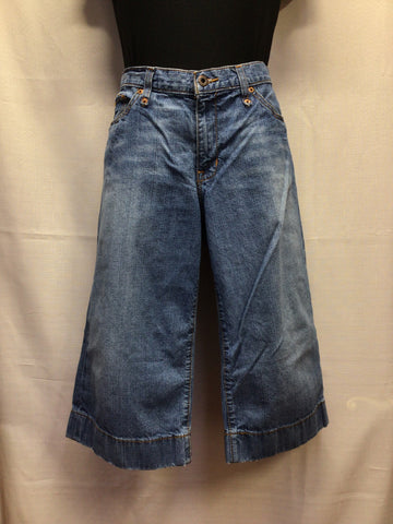 Pj Co. Capri
