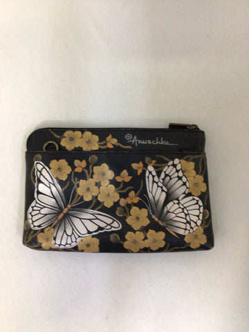 Anushka Clutch