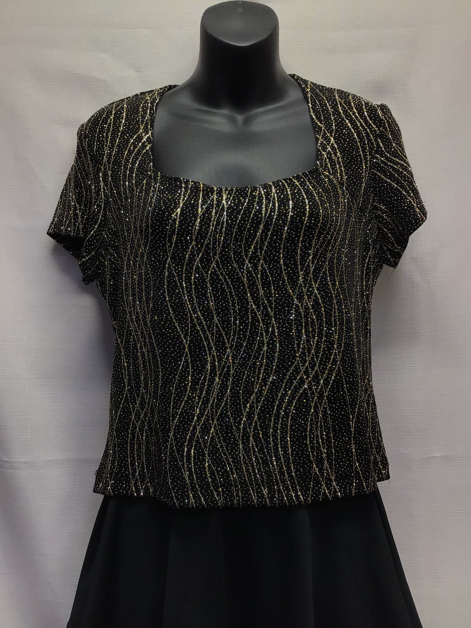 Ronni Nicole Top