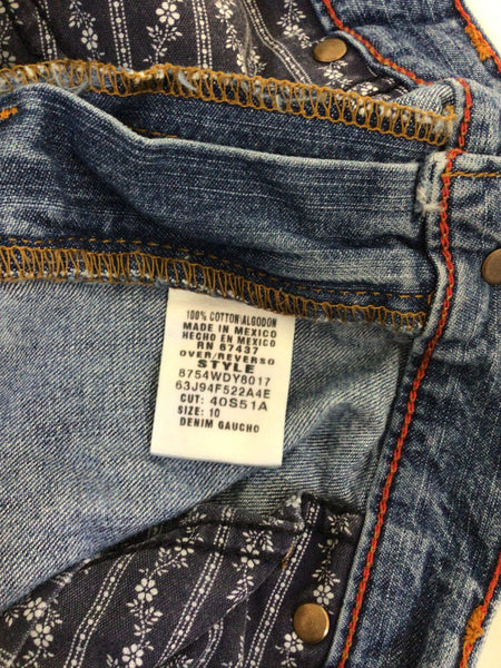 Pj Co. Capri